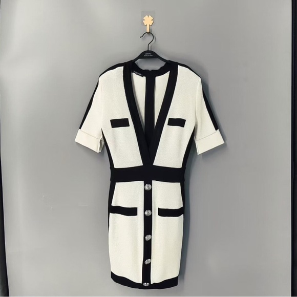 Authentic Balmain Black and White Knit Texture - Picture 1 of 5